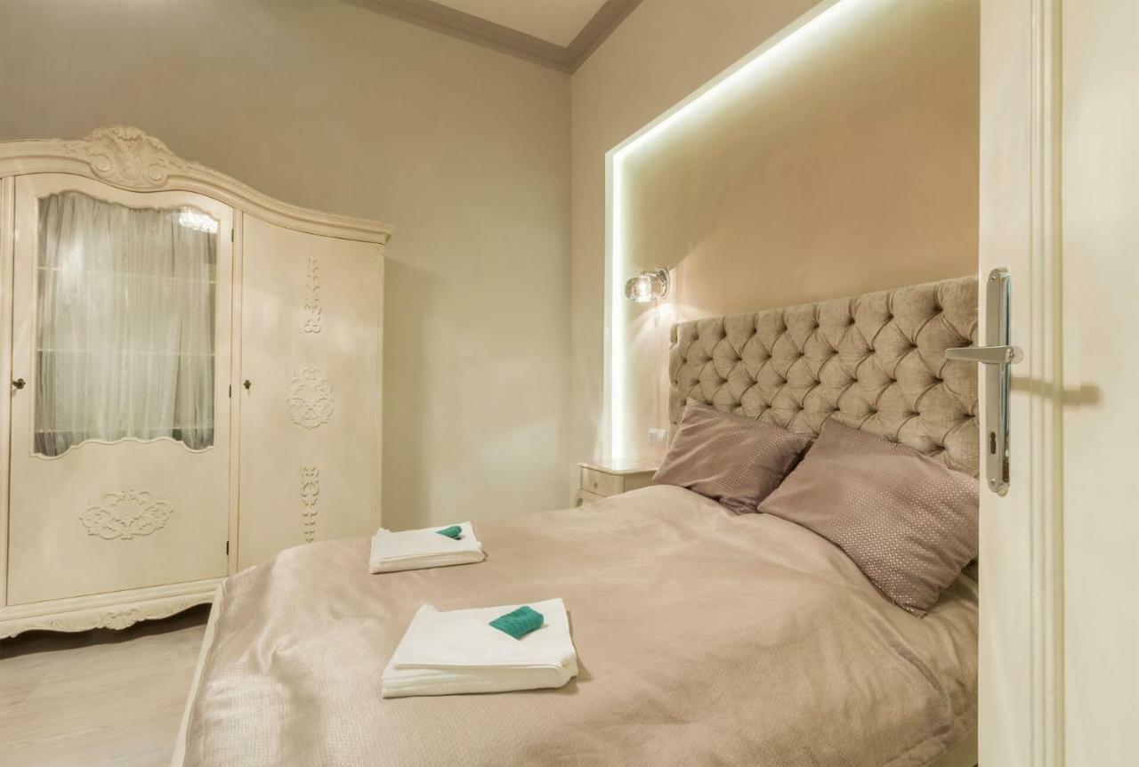 Vori Vori De Luxe Apartment Budapest Bagian luar foto